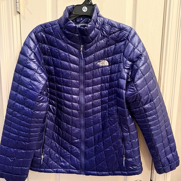 The North Face Jackets & Blazers - The North Face womens Thermoball Navy Quilted Jacket. Size large